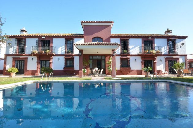 Foto 1 de Casa rural en venda a calle Viejo de Coín de 7 habitacions amb terrassa i piscina