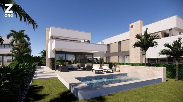 Foto 2 de Casa en venda a Mar Menor Golf de 4 habitacions amb piscina i jardí