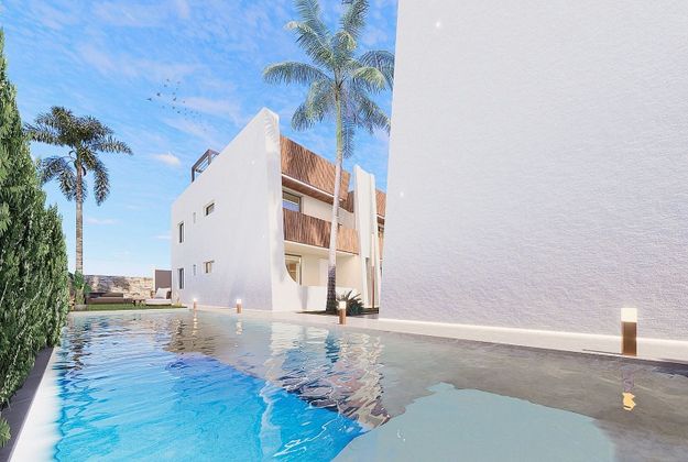 Foto 1 de Ático en venta en San Pedro del Pinatar de 2 habitaciones con piscina y garaje