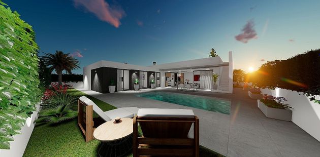 Foto 2 de Xalet en venda a San Juan de los Terreros de 3 habitacions amb piscina i jardí