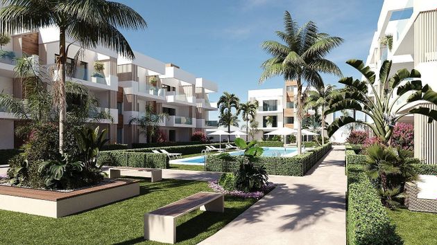 Foto 2 de Ático en venta en San Pedro del Pinatar de 3 habitaciones con terraza y piscina