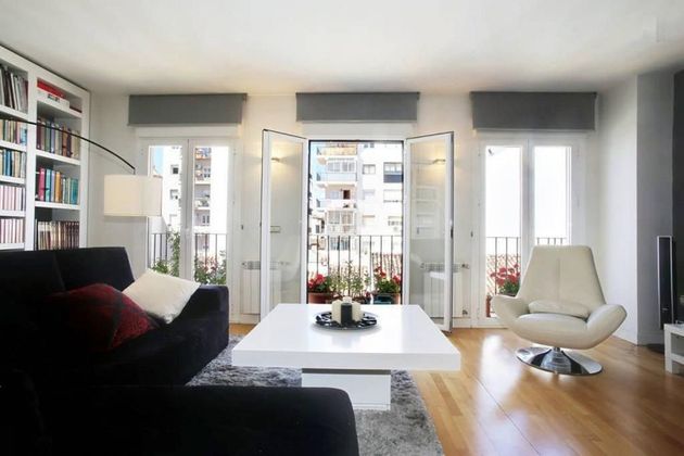 Foto 2 de Dúplex en venda a Ronda de 2 habitacions amb terrassa i aire acondicionat