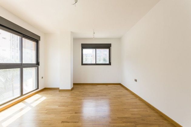 Foto 2 de Venta de piso en Juan Carlos I de 4 habitaciones con terraza y aire acondicionado