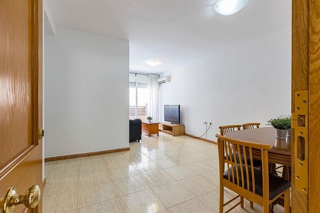Foto 2 de Piso en venta en Beniaján de 2 habitaciones con garaje y balcón