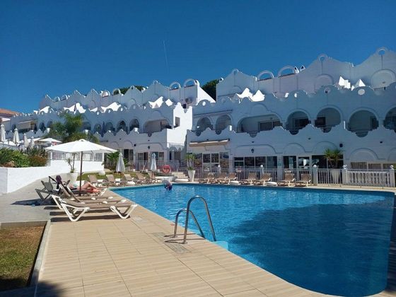 Foto 1 de Venta de casa en Cabo Pino - Reserva de Marbella de 2 habitaciones con terraza y piscina