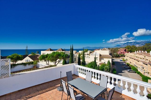 Foto 2 de Venta de ático en Cabo Pino - Reserva de Marbella de 2 habitaciones con terraza y piscina