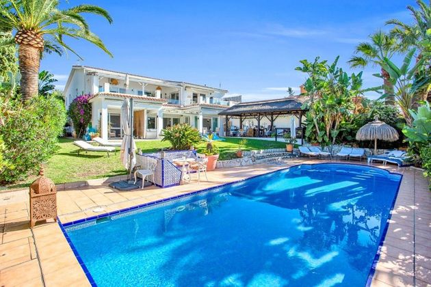 Foto 1 de Local en venda a Cabo Pino - Reserva de Marbella amb piscina i garatge