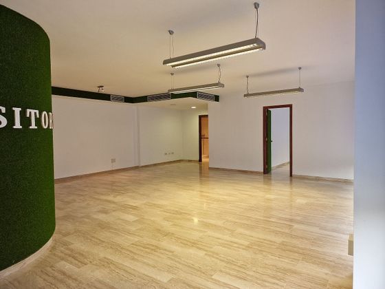 Foto 1 de Alquiler de oficina en calle Mar Cantábrico con garaje