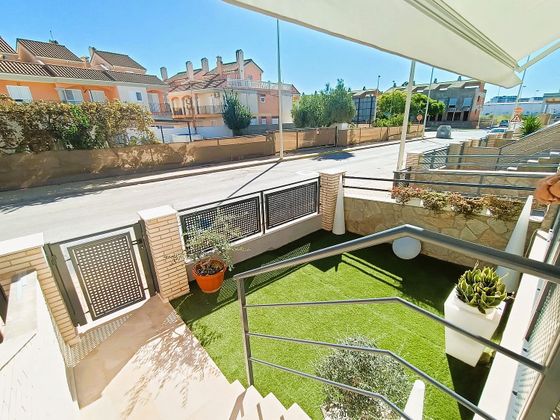 Foto 2 de Venta de casa en avenida Científic Avel·Li Corm de 3 habitaciones con terraza y piscina