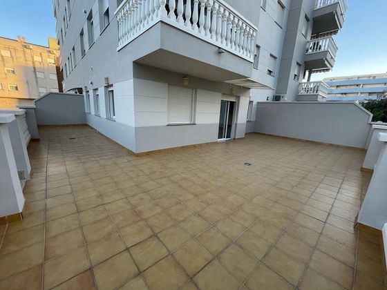 Foto 2 de Pis en venda a calle Benidorm de 2 habitacions amb terrassa i piscina
