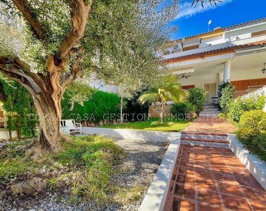 Foto 1 de Casa en venda a Moncófar playa de 4 habitacions amb terrassa i piscina