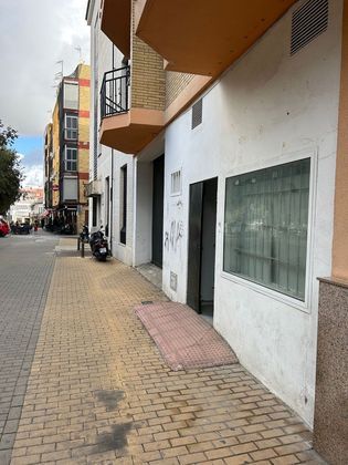 Foto 2 de Local en venda a avenida De Bellavista de 218 m²