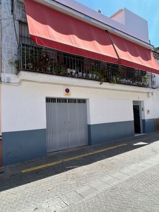 Foto 2 de Casa adossada en venda a calle Torresandino de 3 habitacions amb terrassa i garatge