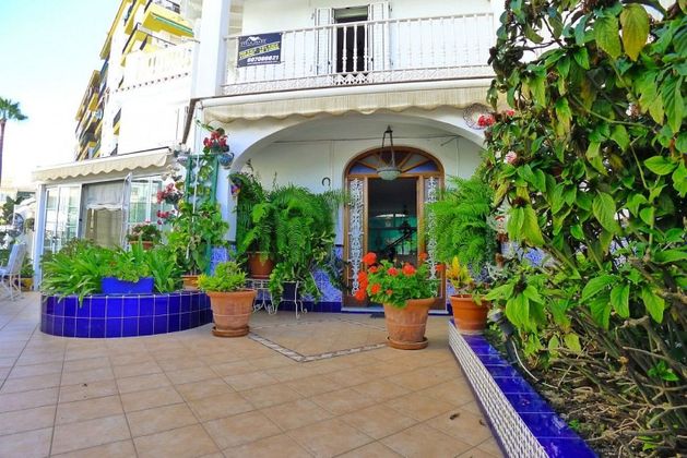 Foto 2 de Casa adosada en venta en Chaparil - Torrecilla de 3 habitaciones con terraza y aire acondicionado