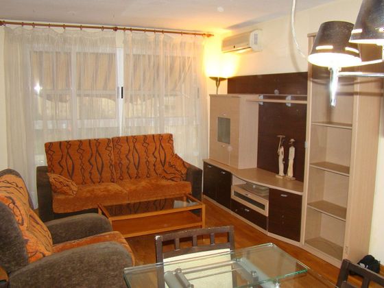 Foto 1 de Piso en alquiler en Ciutat Jardí de 3 habitaciones con muebles y aire acondicionado