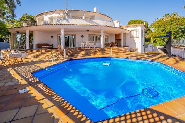 Foto 1 de Xalet en venda a La Cañada de 4 habitacions amb terrassa i piscina
