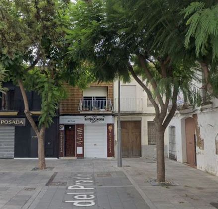 Foto 1 de Casa adosada en venta en plaza Prado de 6 habitaciones y 376 m²