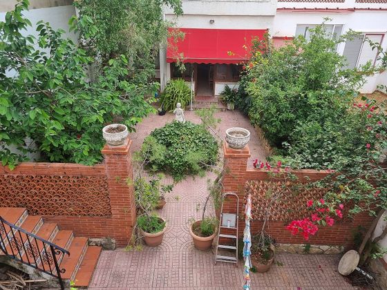 Foto 2 de Casa adosada en venta en Centro - Gandia de 5 habitaciones con terraza y jardín