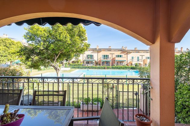 Foto 2 de Casa adossada en venda a Sotolivar - Mas del Rosari de 6 habitacions amb terrassa i piscina