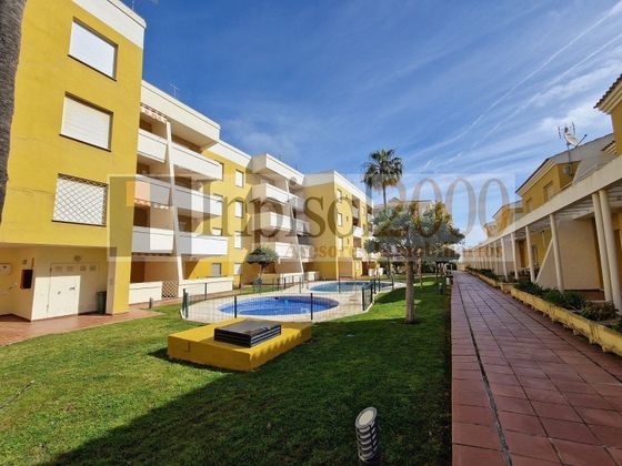 Foto 1 de Casa adossada en venda a calle Aguadulce de 3 habitacions amb terrassa i piscina