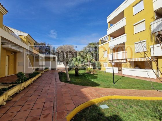 Foto 2 de Casa adossada en venda a calle Aguadulce de 3 habitacions amb terrassa i piscina