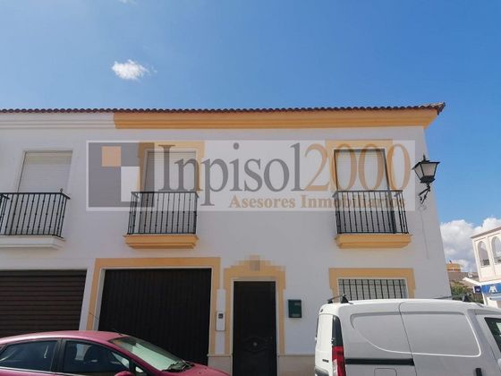 Foto 1 de Casa adossada en venda a calle Villablanca de 4 habitacions amb garatge