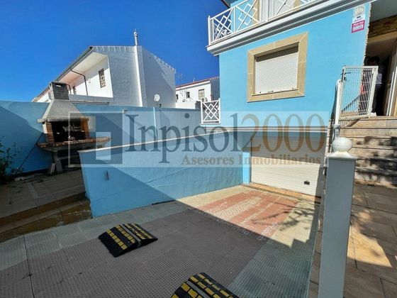 Foto 2 de Casa en venda a paseo De Poniente de 5 habitacions amb terrassa i piscina
