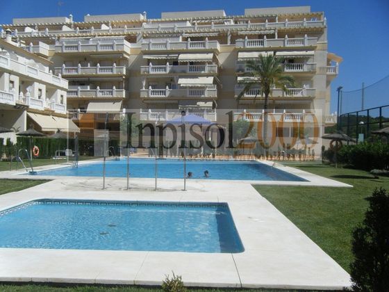 Foto 1 de Casa en venda a avenida Del Terrón de 3 habitacions amb terrassa i piscina