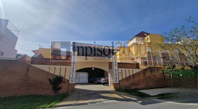Foto 1 de Casa en venda a paseo Barranco del Moro de 3 habitacions amb terrassa i piscina