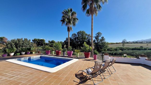 Foto 2 de Xalet en venda a Alhaurín el Grande de 3 habitacions amb terrassa i piscina