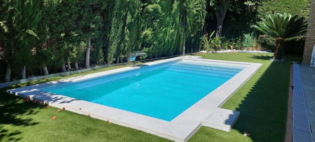 Foto 2 de Xalet en lloguer a El Zaudín - Club de Golf de 6 habitacions amb terrassa i piscina