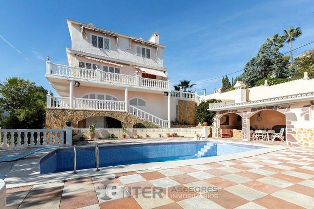 Foto 2 de Chalet en venta en Centro - El Castillo de 6 habitaciones con terraza y piscina
