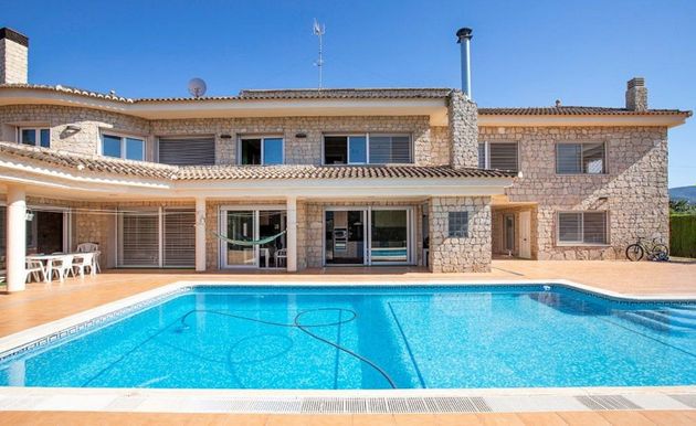 Foto 2 de Xalet en venda a Serra de 5 habitacions amb terrassa i piscina