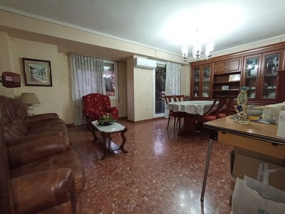 Foto 1 de Pis en venda a Benicalap de 4 habitacions amb terrassa i garatge