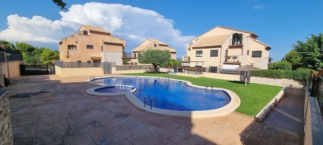 Foto 2 de Venta de casa en Masarrojos de 5 habitaciones con terraza y piscina