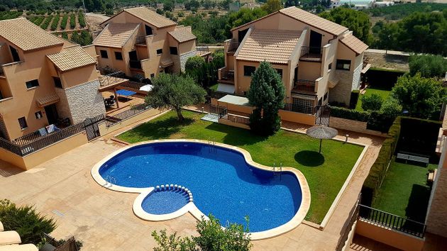 Foto 1 de Venta de casa en Masarrojos de 5 habitaciones con terraza y piscina