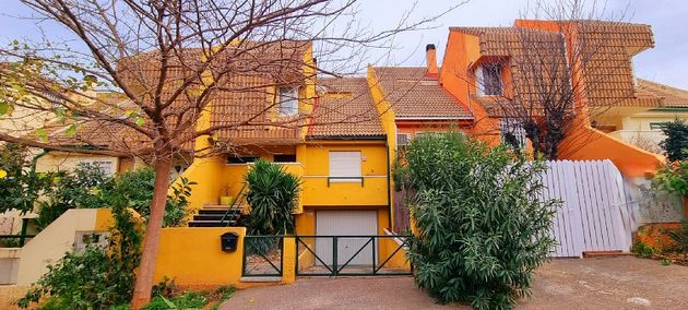 Foto 1 de Casa adossada en venda a Casas Verdes - Ermita de 5 habitacions amb terrassa i garatge