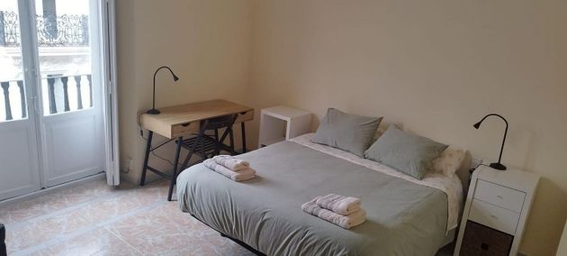 Foto 1 de Pis en lloguer a La Roqueta de 3 habitacions amb mobles i balcó