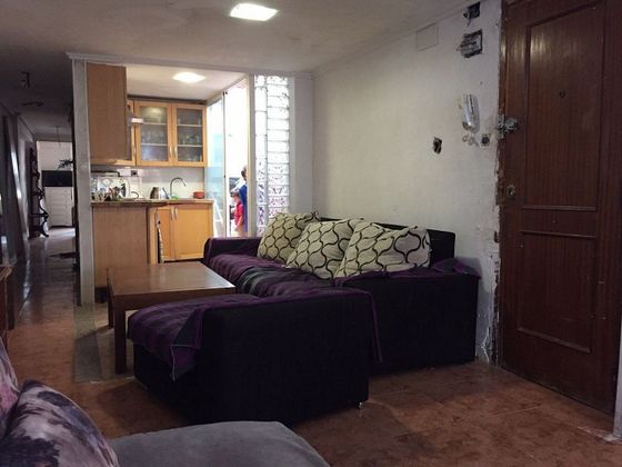 Foto 2 de Piso en venta en Els Orriols de 3 habitaciones con terraza y balcón