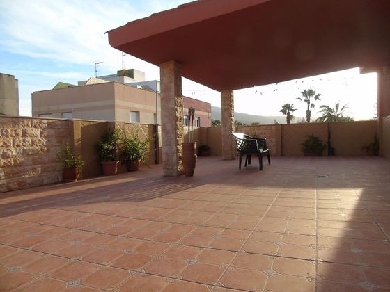Foto 2 de Chalet en venta en calle Hipodromo de 3 habitaciones con terraza