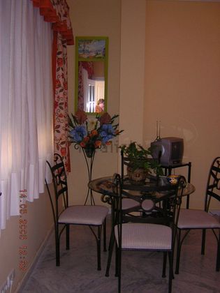 Foto 2 de Alquiler de piso en Santa Cruz de 1 habitación con muebles y aire acondicionado