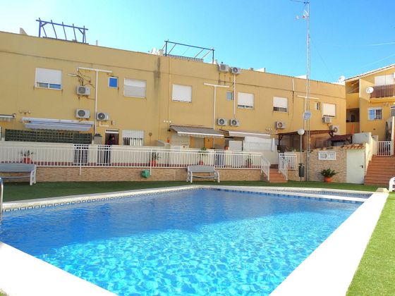 Foto 1 de Casa en venda a Moncada de 3 habitacions amb terrassa i piscina