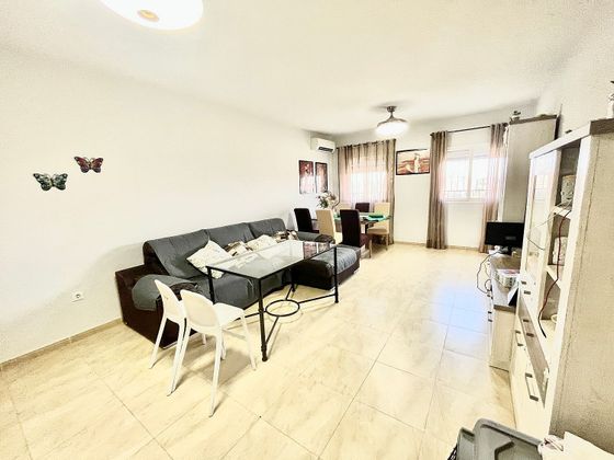 Foto 2 de Piso en venta en Aljamar de 4 habitaciones con garaje y aire acondicionado