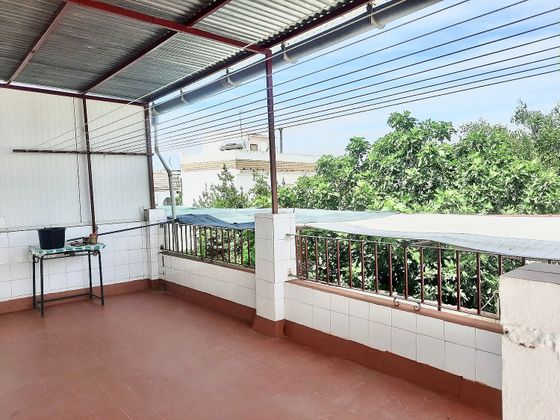 Foto 1 de Casa adossada en venda a Valencina de la Concepción de 5 habitacions amb terrassa i garatge