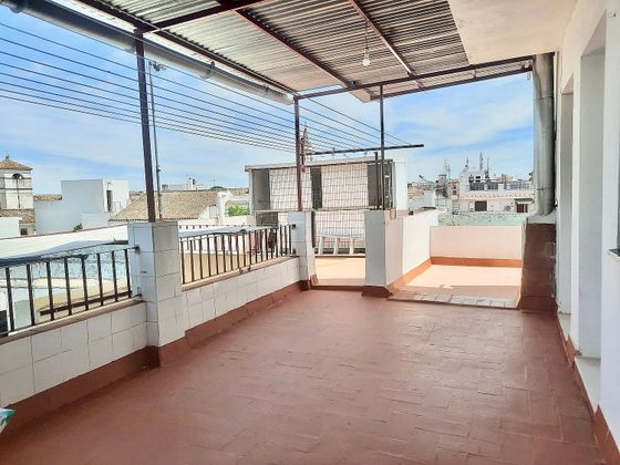 Foto 2 de Casa adosada en venta en Valencina de la Concepción de 5 habitaciones con terraza y garaje
