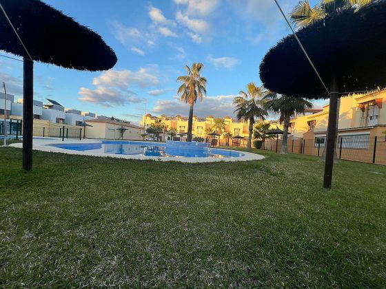 Foto 1 de Venta de casa en Arco Norte - Avda. España de 4 habitaciones con terraza y piscina