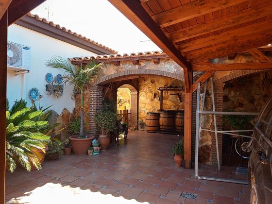 Foto 1 de Casa adossada en venda a calle Arroyo Grande de 3 habitacions amb terrassa i garatge