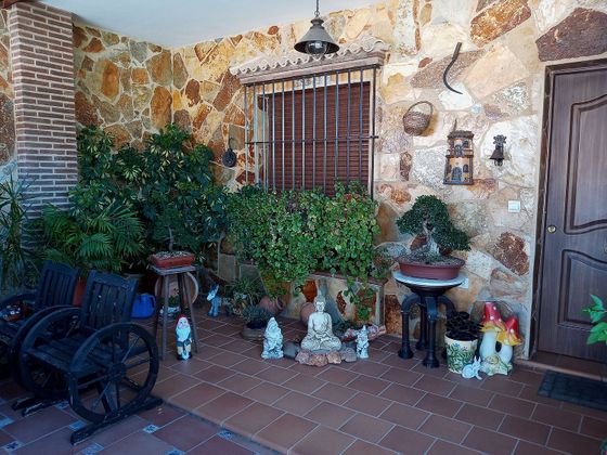 Foto 2 de Casa adossada en venda a calle Arroyo Grande de 3 habitacions amb terrassa i garatge