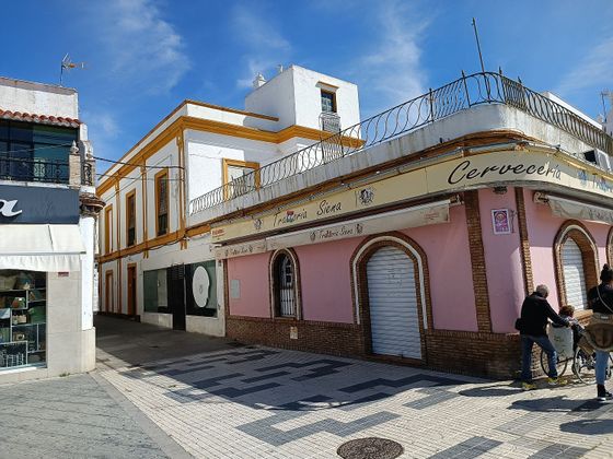 Foto 1 de Venta de casa en avenida De Andalucía de 8 habitaciones con terraza y balcón