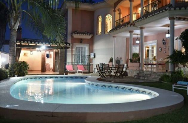 Foto 1 de Chalet en venta en carretera Málaga de 4 habitaciones con terraza y piscina